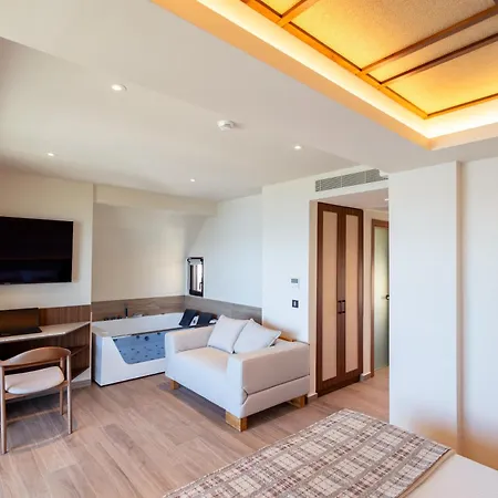 Hotel Tays 3*